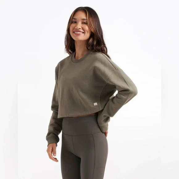 Vuori - Restore Crop Crew in Light Oregano - Picture 4 of 5